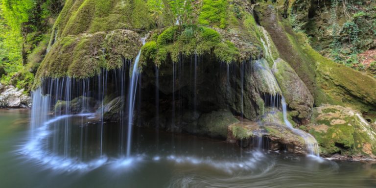 bigar cascade falls in nera